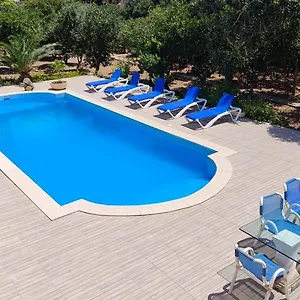 stunning-villa-with-pool-table-tennis-table-soccer-and.qawrahotelsmalta.org/