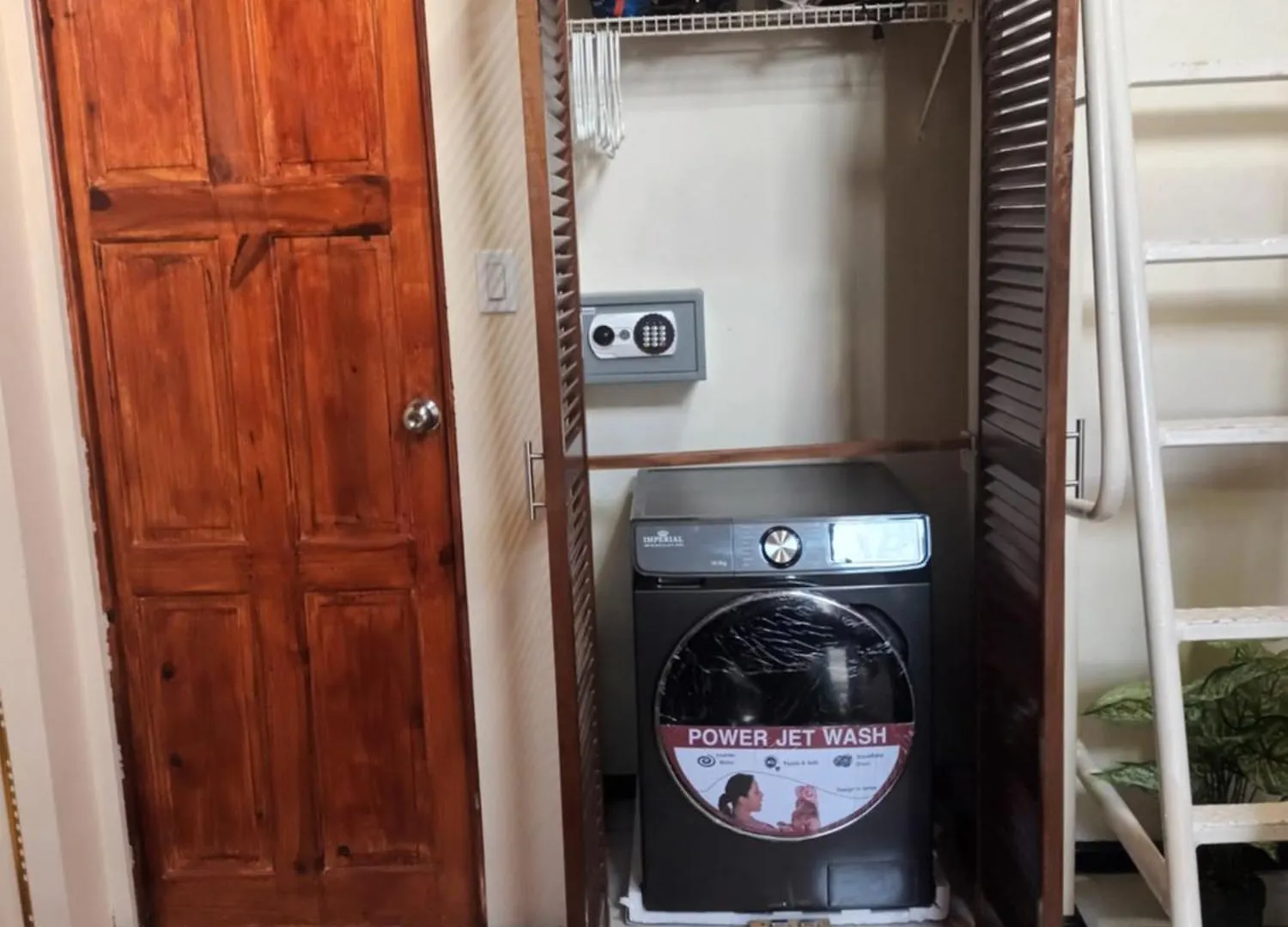 Oceanfront Condo W/ Free Parking + High Speed Wifi Negril 0*,